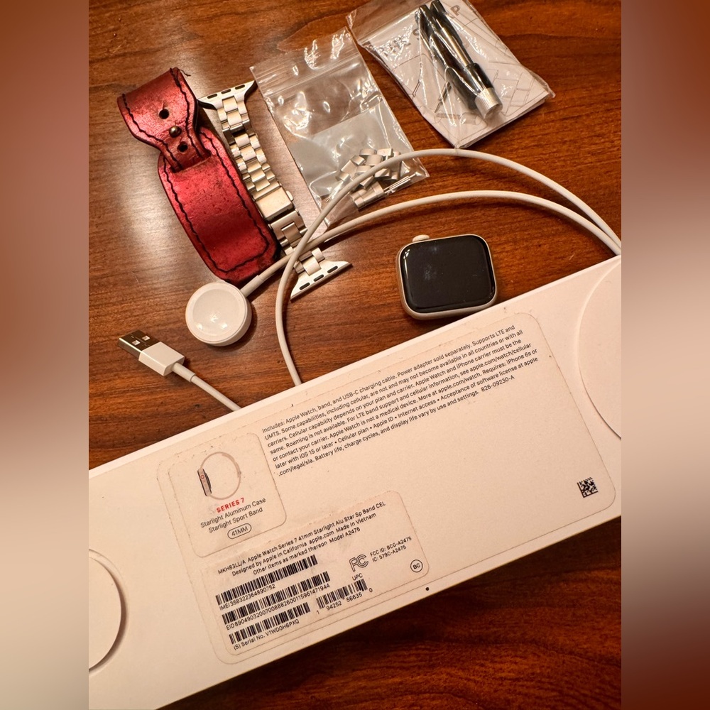 APPLE WATCH 41mm - series 7 - GPS + Cellular.  PLUS 3 watch bands AND charger.